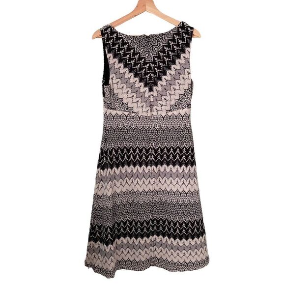 Adrianna Papell Pattern Sheath Mini Dress in Black and White Size 12 - Picture 5 of 16